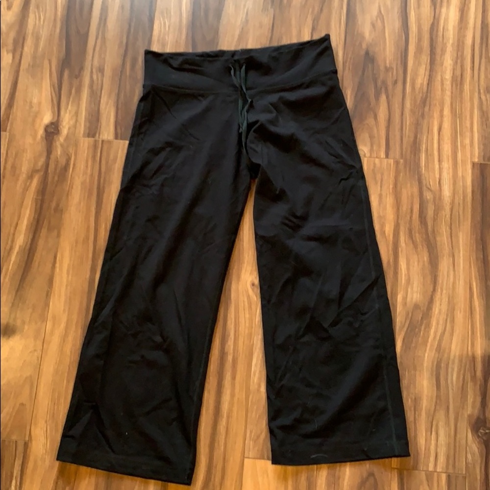Lululemon Wide Leg Capris sz 6